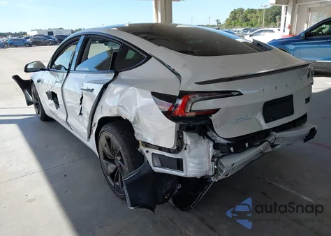 2025 Tesla Model 3 Performance z USA, uszkodzony, nr VIN 5YJ3E1ET6SF938788